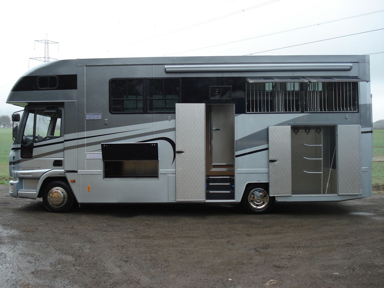 Aaquine Horseboxes